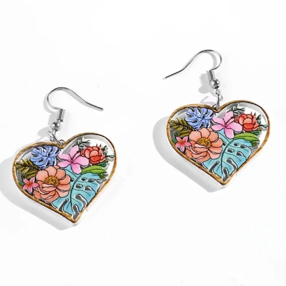 Bold & beautiful cutout botanical heart earrings - Picture 3 of 5